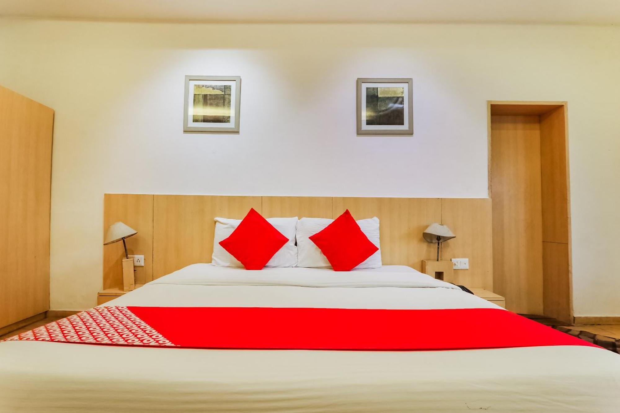 Hotel Sita Kiran Барейли Екстериор снимка