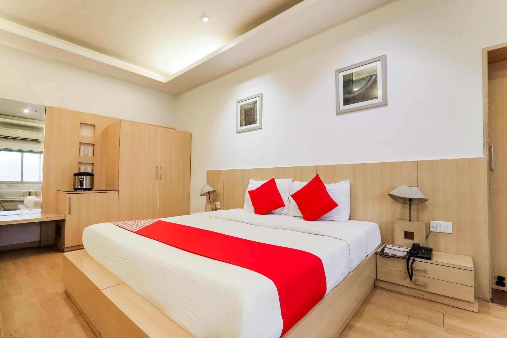 Hotel Sita Kiran Барейли Екстериор снимка