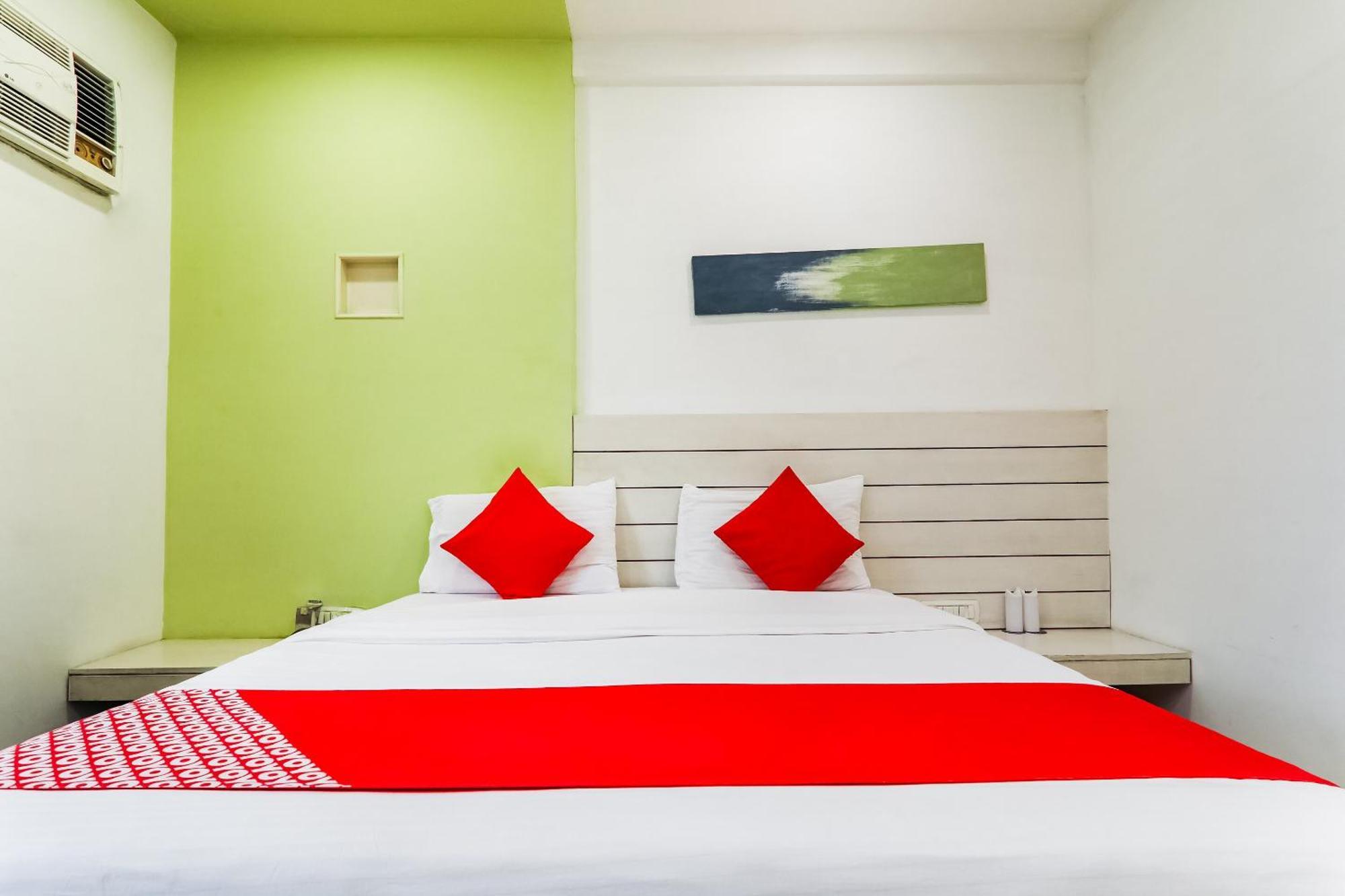 Hotel Sita Kiran Барейли Екстериор снимка