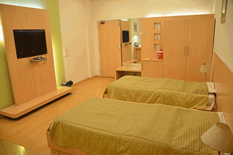 Hotel Sita Kiran Барейли Екстериор снимка